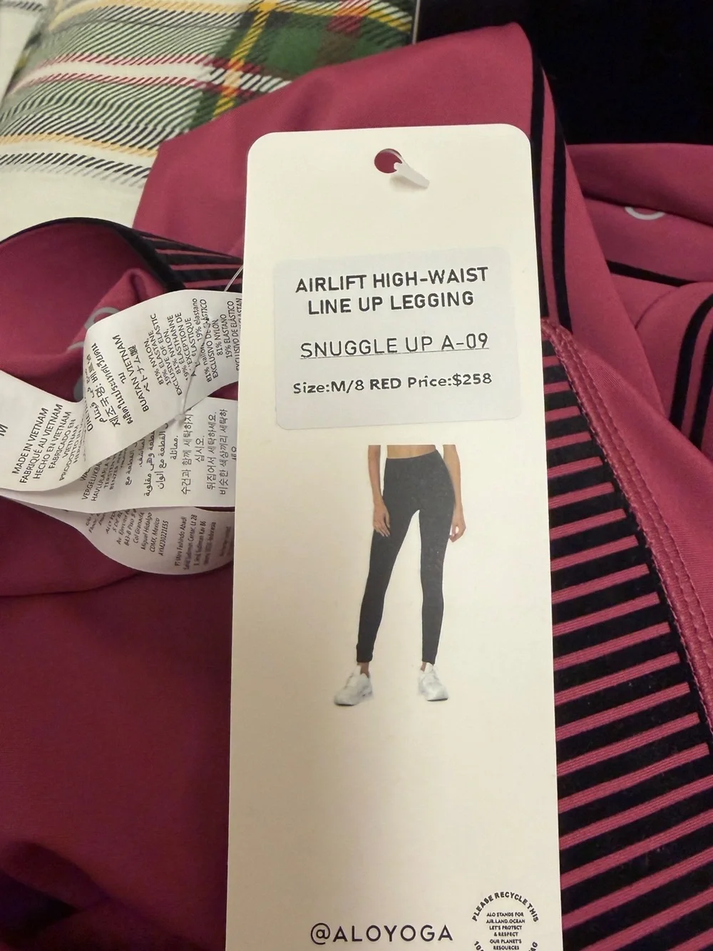ALO Yoga and Rose Pink High-Waist Airlift Leggings and bra 2pcs.